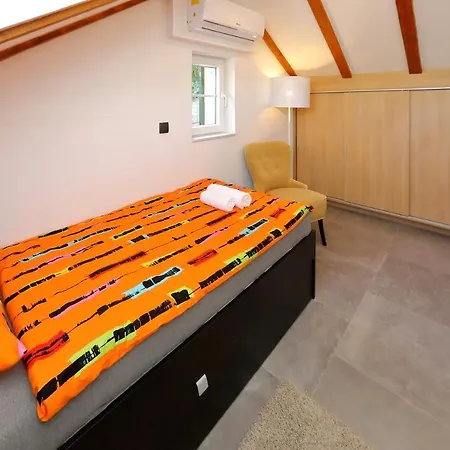 Сasa de vacaciones Stone Diamond Zadar