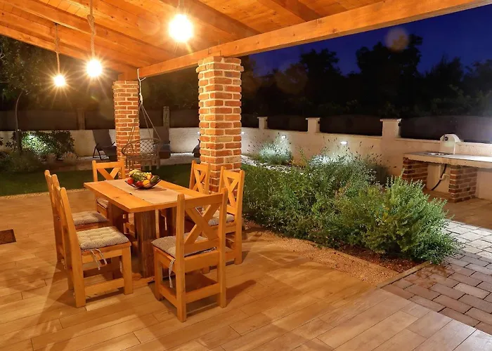 Nyaraló Stone Diamond *