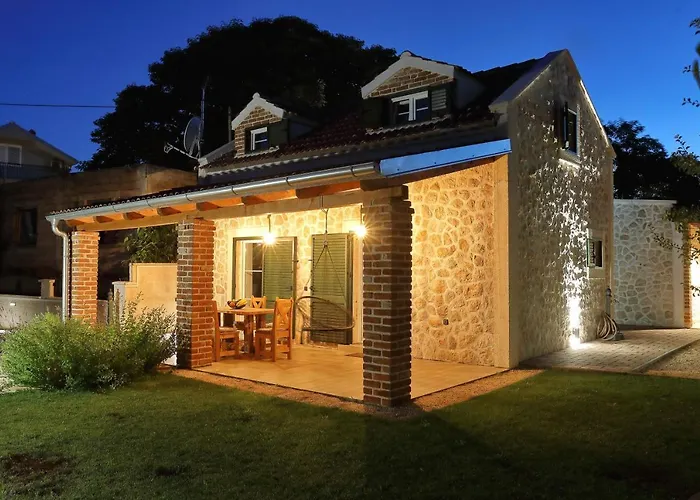 Stone Diamond Feriehus